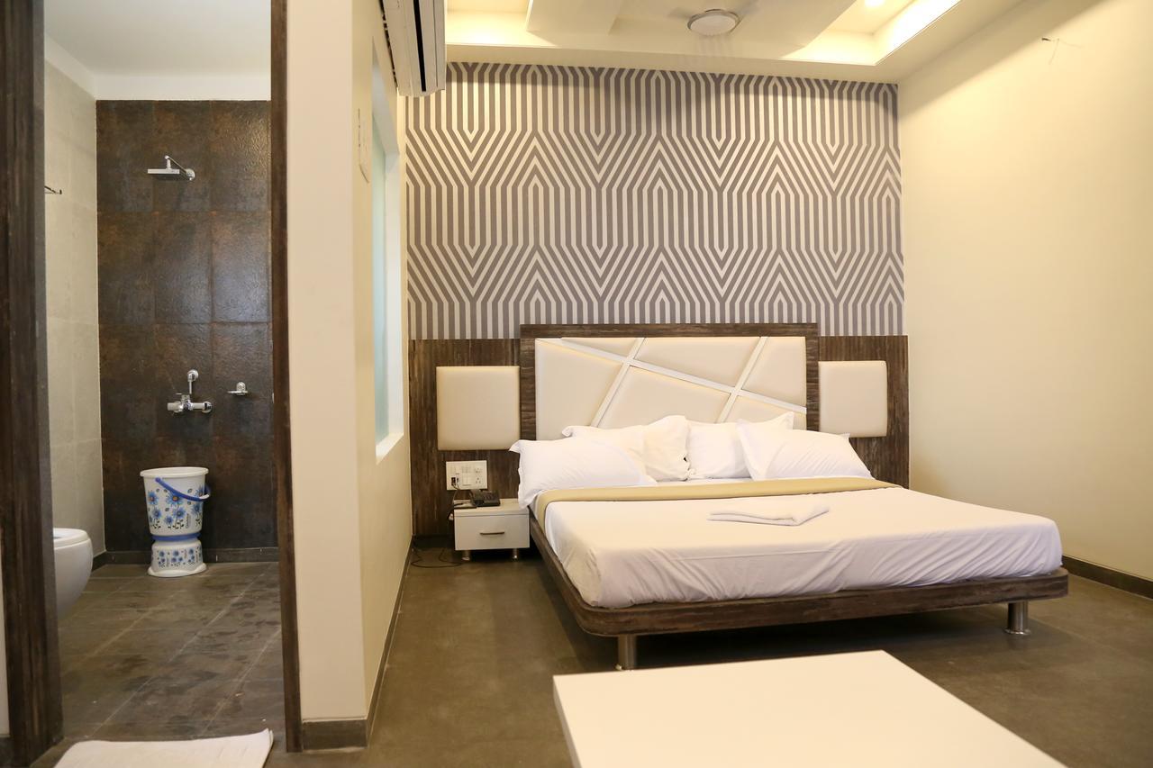 Hotel Vrinda Latur Exterior photo