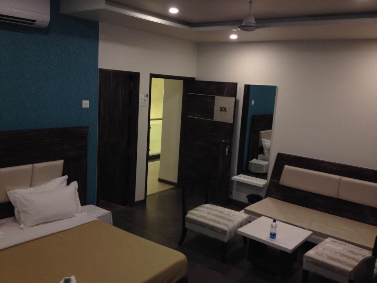Hotel Vrinda Latur Exterior photo