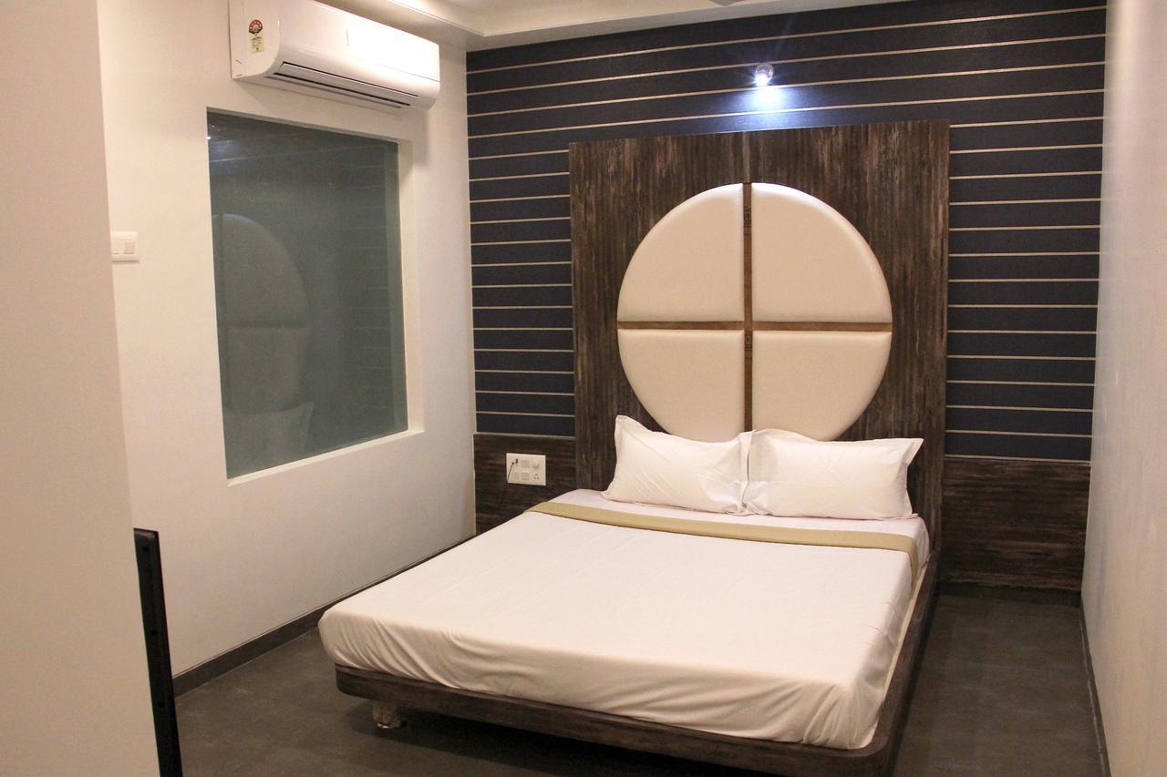 Hotel Vrinda Latur Exterior photo